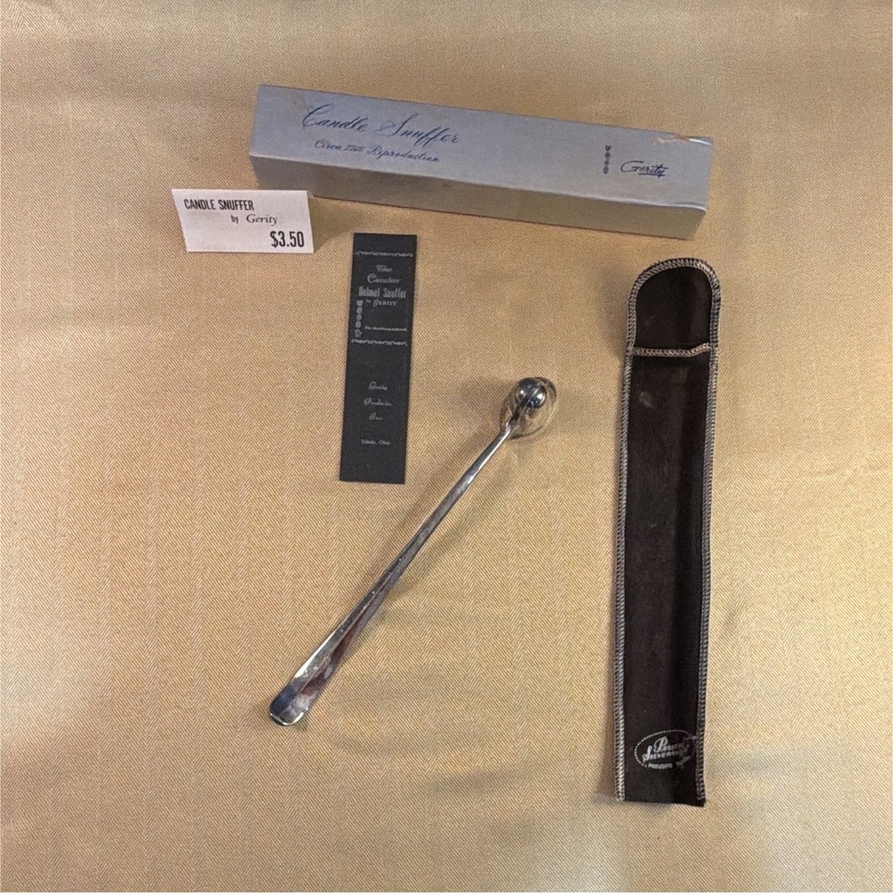 Gerity Silver Plated Candle Snuffer Fatail Design Polished Finish w/ Case